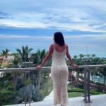 Ivana Baquero Instagram - Summer nights at @grandvelascabos Stunning view, but what came next was even better.... 🍽🍷 And if you know me, you know the way to my heart is through my stomach!! #GrandVelas #MyVelasExperience