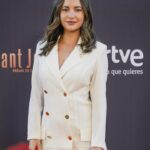 Ivana Baquero Instagram - Cualquier excusa es buena para celebrar el cine, y además en mi ciudad natal, Barcelona! Qué velada tan emotiva #PremisSantJordi 🌹 Glam de la mano de @guerlain by @yuremamakeupartist 💄