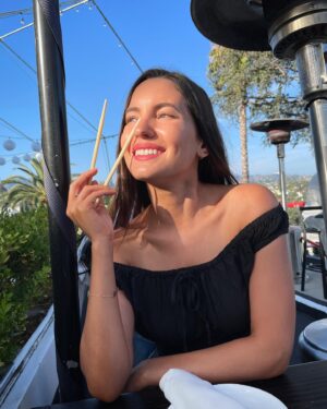 Ivana Baquero Instagram - Another trip around the sun! Thank you all for the sweet messages and the lovely birthday wishes 🎂🥳 Mucho Amor ♥️