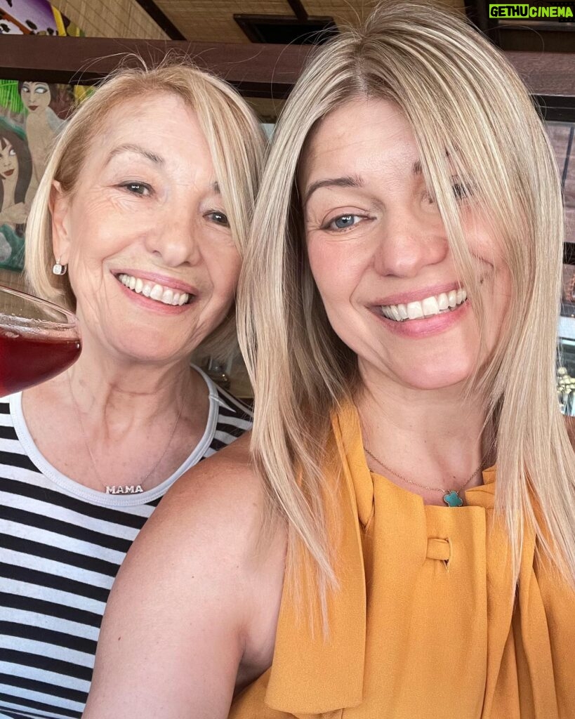 Ivana Miličević Instagram - Mama and me. We are out on a girl date where we got our hairs coifed over at @_nho_ie max a sushi lunch. @tonkamilicevic @mark_a_byrne #blonde