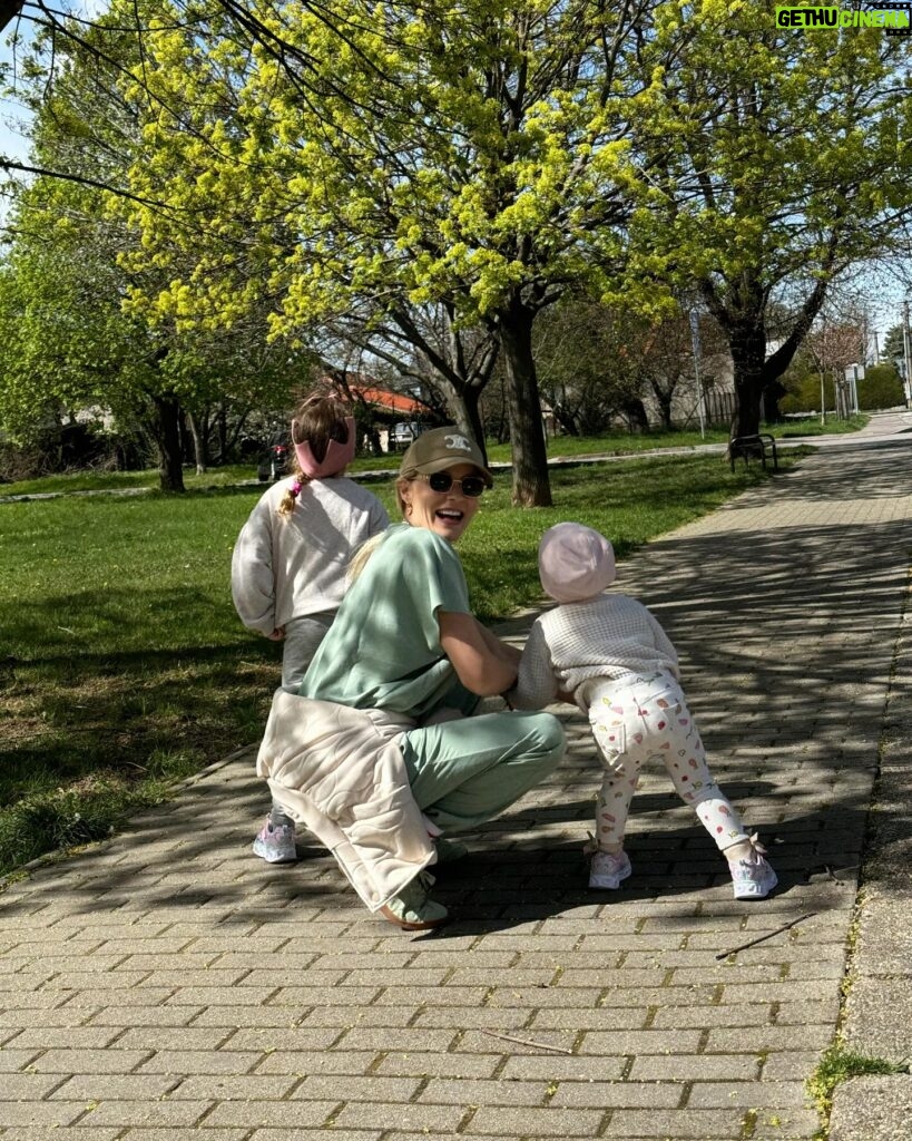 Ivana Surovcová Instagram - Útržky z posledných dní🌸 Voňavá JAR a jej spoznávanie 👧🏽👶🏼