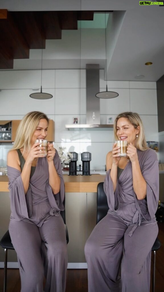 Ivana Surovcová Instagram - Koniec alebo nový začiatok? Vďaka novému programu RELOVE od @nespresso.sk si môžeš vychutnať udržateľný zážitok rovnako ako všetci milovníci kávy prostredníctvom cirkulárneho programu🤎👏🏻 Hlavnou myšlienkou je predĺženie životnosti repasovaného kávovaru RELOVE vďaka starostlivej renovácii. Aby mohol aj naďalej pripravovať vašu obľúbenú kávičku ☕️ ♻️ Repasované kávovary RELOVE ✔️spĺňajú rovnaký štandard kvality ako nové ✔️ majú rovnaké zarúčné podmienky ako pri kúpe nového kávovaru A navyše ♻️ ✔️šetria cenné zdroje ✔️ pomáhajú redukovať odpad a znižovať ekologickú stopu 18.3 je Svetovým dňom recyklácie, pri tej príležitosti dostanete pri kúpe 200ks kapsúl repasovaný kávovar VERTUO RELOVE za atraktívnu cenu 1€ ☕️ Stači ak zadáte kód: RELOVESK Akcia potrvá od 18.3-31.3. 2024 #RELOVE #RElovebyNespresso #NespressoRefurbished