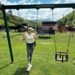 Ivana Surovcová Instagram - Na odporúčanie jednej z Vas sme dnes navštívili @okrasnerybnikyremata a musím povedať, že to bolo prenádherné. Kŕmenie zvieratok, skvelé preliezky a velmi chutné jedlo. 🫶🏻 Tak si podme vytvorit pod tento post viac takych odporucani pre nas vsetky a napiste do komentu, ktore miesto sa oplati navstivit s detmi🙏🏼 Nezabudnite si post ulozit a tak sa k nemu vzdy rychlo vratite🙃