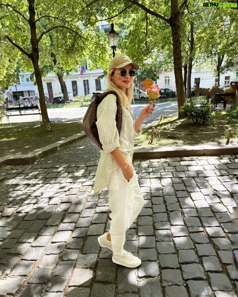 Ivana Surovcová Instagram - Toľko radosti z jednej🍦🫠 #akomaledieta