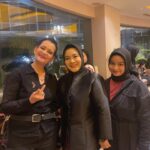 Ivanka Suwandi Instagram - Congratulation for great film @sinemaku.pictures @inarahsyarafina @umayshahab and producer @prillylatuconsina96 mba Yahni 💜💜💜TEMURUN unik, tegang, sedih, miris, drama horor thriller 💜💜💜💜. Great work script by @vontiansuwandi keep the spirit. 💜……💜💜💜💜💜. Best act my sis @karina.suwandi81 great act @yasaminjasem love it so much. Also very good act other cast team all involved it will be very well noticed by audiences all hard work