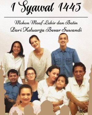 Ivanka Suwandi Instagram - Happy Idul Fitri 💗💗🙏🙏🙏🌺. @lights.clo