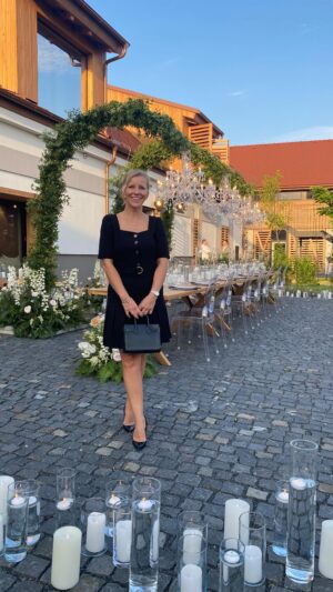 Iveta Fabešová Instagram - Nádherný večer v nově otevřené restauraci v @resort_oblik
#resortoblik #spolupráce