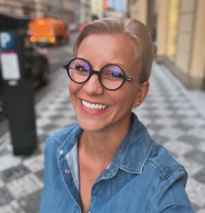 Iveta Fabešová Instagram - Tento víkend proběhne v rámci @makroczechgastrofest konference Gastrotek, kde budu v sobotu 13.4 jako jedna z řečníků v rámci diskuze na téma Ženy v businessu. Dorazíte? Těším se na celý festival a vidíme se! #if #ivetafabesova