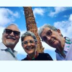 Ivonne Coll Instagram - Que dia tan especial pasé junto a queridos amigos de años. Aqui con Rafa Fuentes y Julio Biaggi. Fui invitada de Julio a su Exposicion de Artes "Yo soy teatro yo soy pintor " la cual estará en exhibición en el Centro de Estudios Avanzados de Puerto Rico y el Caribe hasta Diciembre 7.. Los invito a que pasen a ver estos trabajos de un gran Artista quien ha sido parte del desarrollo cultural de el Pais con su contribucion al Teatro Internacional y Puertorriqueño. Felicidades Julio,fue una noche mágica ❤
