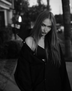 Ivy Levan Instagram - Reow which one?