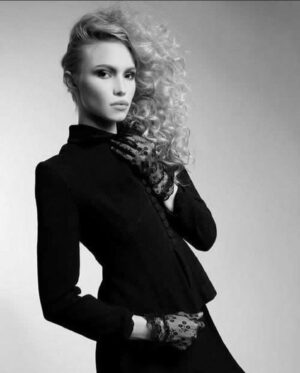 Ivy Levan Instagram - Throw back to when I was a tiny little thing with stars in her eyes at the ripe age of 19. This was also my first time in NYC. I fell in love with the city spirit. I finally felt at ease and free. Thank you @corian4 for plucking my creative soul outta small town USA and giving me the courage to pursue my dreams. #throwbackthursday #smalltowngirl #bigcitydreams #tbt #mugler