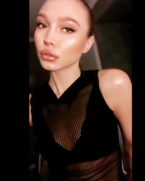 Ivy Levan Instagram - I’m a donut