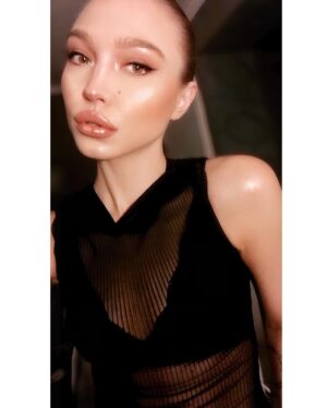 Ivy Levan Instagram - I’m a donut