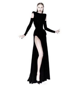 Ivy Levan Instagram - I’ve been touched by angels 😈
.
.
.
#throwback #allblackeverything 
Styled by @brettalannelson 
Dress by @michaelcostello 
Hair by @abreealoren 
Shot by @j_robert_horton 
Mua me