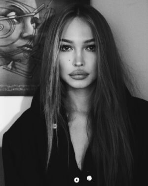 Ivy Levan Instagram - Hanging out with all my friends. 
. . .