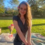 Izabela Vidovic Instagram - 🌸 first day of summer 🌞