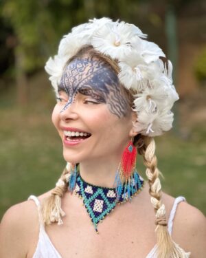Izabella Miko Instagram - Spending time in Brazil with the Yawanawa people and doing work with their plant medicine has been life changing. Learning and experiencing their music and chants and feeling the vibration travel through my body while I channel it to heal myself and the world is something I didn’t even know I was capable of doing up until now. I am so grateful for the lessons and the great work that I have been able to do here. Going deep within yourself and facing all the darkness is not easy, but necessary to live your life fully. Thank you @uniretreats for creating such a beautiful space and powerful programs carrying the message of the indigenous people into the world. The face paintings protect us during our plant medicine ceremonies and yes they do stay on for about a week 😆🙌
More in comments
Photos by @dudullerena 

#yawanawa #plantmedicine #brazil #retreat #uniretreats #godeep #innerwork #facepainting #indigenous #indigenouspeople #musicheals #plantpower #theamazon #itaipava #shadowwork #gowithin #indigenousculture #plantmedicinemagic