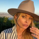 Izabella Scorupco Instagram - Run with intuition 🖤 @runwith_jewelry
