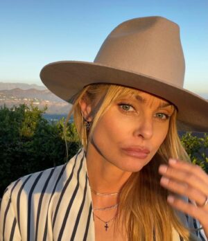 Izabella Scorupco Thumbnail - 8.5K Likes - Top Liked Instagram Posts and Photos