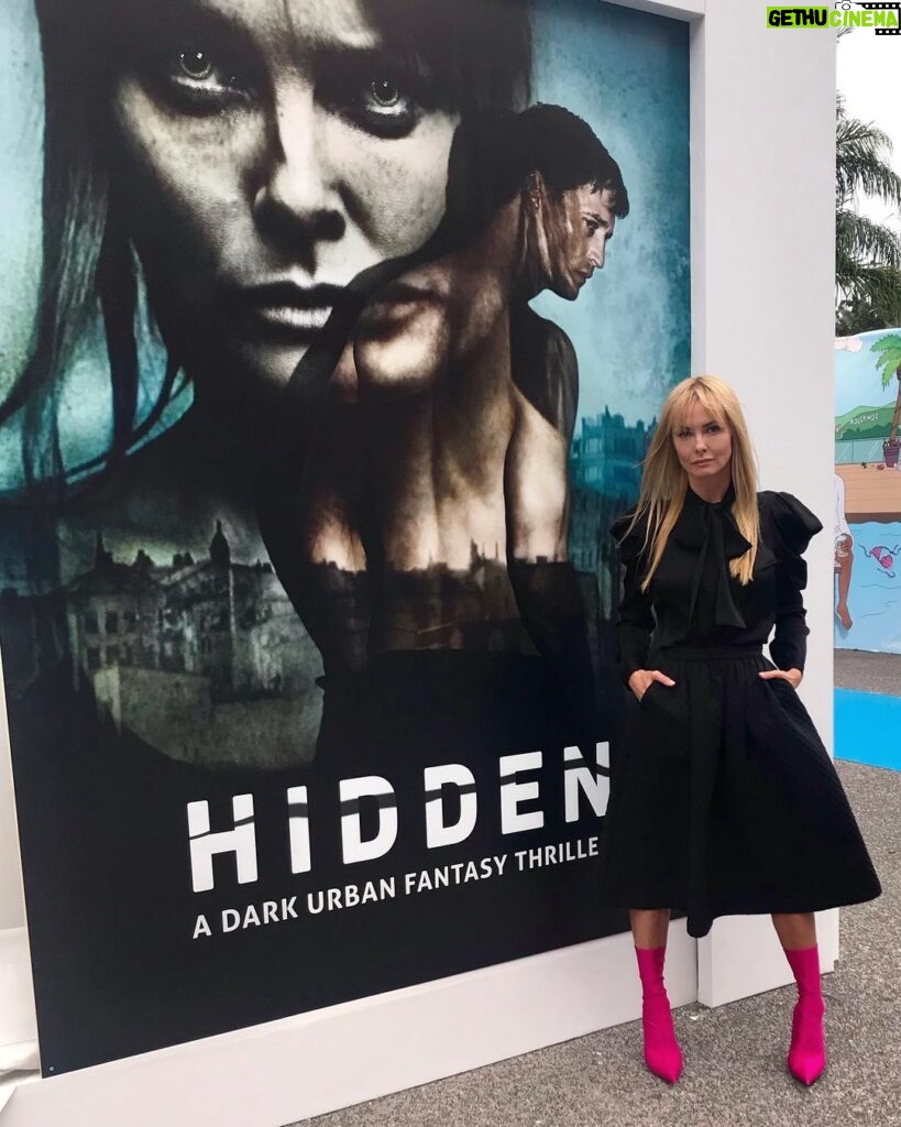 Izabella Scorupco Instagram - Voilà Cannes @hiddenofficial2018 @viaplaysverige #hidden #mipcom2018