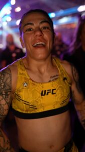 Jéssica Andrade Instagram - Será que vem bônus aí? [ @JessicaMMAPro | #UFC300 | Ao vivo AGORA no @UFCFightPassBR - assine no link da Bio]