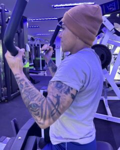 Jéssica Andrade Instagram - Bora fazer força que a luta não foi Marcada mais os treinos não param obrigado @marcopreparadorfisico pelo ótimo trabalho sempre e obrigado a @lightfitness_concept pela parceria @nobruprvt @prvtsjp