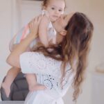 Júlia Belard Instagram - As novas Cerelac Pedacinhos são ideais para os pequenos-almoços do Sebastião, que já só quer comer sozinho e até dar a papa à sua Mãe 😍 Com pedacinhos de cereais e frutas disponível em 3 sabores, Multifrutos, Manga Maçã e Morango têm uma textura perfeita para continuar a transição em alimentos sólidos. @cerelacportugal