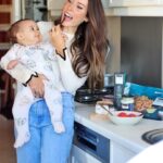 Júlia Belard Instagram - Dia de vir às compras da semana, é dia de Pingo Doce! Um dos nossos programas preferidos é ir às compras em família ☺️ Todos gostamos, especialmente as crianças! O Pingo Doce é a nossa escolha porque além dos nossos favoritos encontramos sempre novidades que surpreendem, como estas iguarias 😍 Os crocantes de lula com esta maionese de trufa, são obrigatórios! A juntar a um queijinho de azeitão e um sorbet de morango, perdição! 🙈 #IguariasPingoDoce #PingoDoce #NovidadesPingoDoce #Pub @pingodoce
