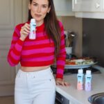 Júlia Belard Instagram - Óóólha, os Iogurtes Líquidos Magros de Morango e Banana e de Frutos Vermelhos Pingo Doce, são sempre uma ótima escolha nas nossas compras semanais, quer para o Matias levar em lanches para a escola ou idas ao parque, quer para nós adultos nos nossos lanchinhos! Com 0% de Gordura, e 0% de Açúcares Adicionados mas muito sabor! 🥰   @pingodoce #NovidadesPingoDoce #PingoDoce