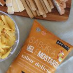 Júlia Belard Instagram - Óóólhaaaa! As melhores batatas fritas do mundo e as mais desejadas estão de volta!!!! Estaladiças, estaladiças, com um sabor agridoce, a combinação perfeita: mostarda e mel. São uma loucura mesmo e maravilhosas para almoços, lanches, jantares e até deliciosos petiscos! @pingodoce #NovidadesPingoDoce #PingoDoce #ad