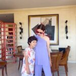 Júlia Belard Instagram - Outfit Check with my son 💙 A Lion of Porches celebra o Dia da Criança com ofertas especiais de -20% na coleção Kids, até dia 2 de Junho!!!! Corram!!! Nós claro que aproveitámos 😍 o que resultou neste outfit check ✅ Acho que o Matias ficou incrível!!!!! Está mesmo mesmo giro. Digam-me se concordam nos comentários ⬇️ e p.s. o que acharam do meu look? 😎