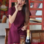 Júlia Belard Instagram - Já a pensar na passagem de ano, fomos ao Pingo Doce escolher algumas das nossas iguarias preferidas. Fazem uma mesa mesmo bonita e deliciosa! 😊 @pingodoce #NovidadesPingoDoce #PingoDoce"