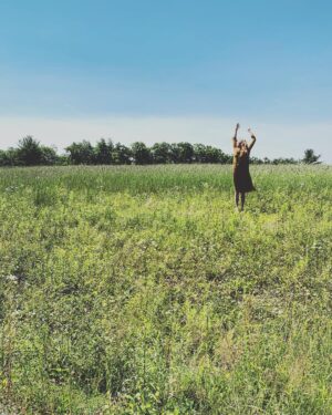 Jacinda Barrett Instagram - Shimmering grass, a fly bite on my finger and a bunny wagging her white tuft at me with a sexy shrug, I’m here. I’m writing to you and you’re reading and in these seconds we are, across oceans and mountains, languages and cultures entwined. You. Me. Us. Tell me where YOU are? Do we stand far from each other? #connected #distance #newyork
