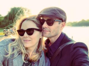 Jacinda Barrett Instagram - Hanging in Hyde Park. Loving our time in #london