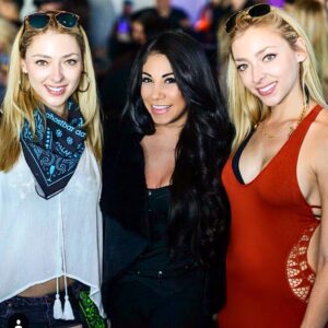 Jackie Ibarra Instagram - So much fun with these beauties! Amazing night, day, and dinner with the fam thanks to @bulliesreality! #BB17 ❤️❤️❤️ | 📷 @furyfoto