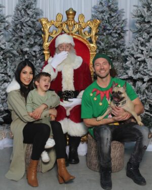 Jackie Ibarra Instagram - Photo with Santa ✅