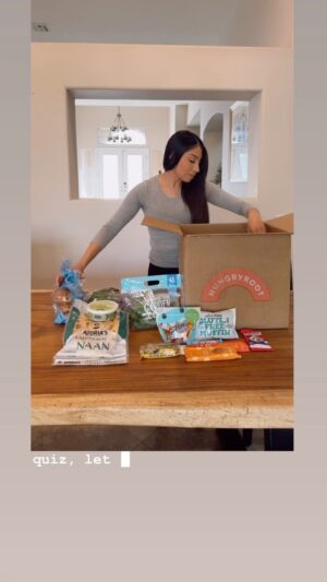 Jackie Ibarra Instagram - Happy New Year!
Keeping it stress free, healthy, and TASTY this year with @hungryroot!
Hungryroot is a grocery service that delivers weekly groceries right to your door. Along with recipes on how to cook different meals with the foods in your box. Head to their website to take their quiz to create your own weekly box of groceries catered to your specific dietary needs.
I’ve been loving this SO much! So easy and delicious! #hungryroot #hungryrootpartner #ad