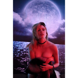 Jackie Moore Instagram - Tell me the story..
About how the sun loved the moon so much..
That she died every night..
Just to let him breathe... 📸's by @5teveboyd
