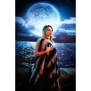 Jackie Moore Instagram - Tell me the story..
About how the sun loved the moon so much..
That she died every night..
Just to let him breathe... 📸's by @5teveboyd