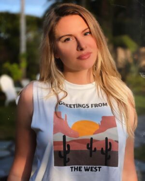 Jackie Moore Instagram - Feels like summer ☀️