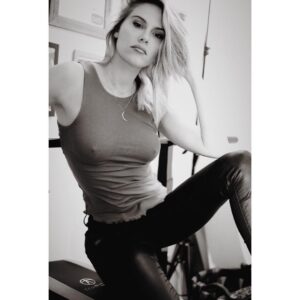 Jackie Moore Instagram - haven’t posted in a while... so here’s me in a cold room