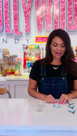 Jackie Sorkin Instagram - This super cute candy craft & DIY will make you never look at rock candy the same way again! Accessories you can EAT! But don’t, because you’ll want to wear them again and again! Keep creating friends! Creativity is fuel for the soul. Great job team! 👏🏻💕🌈🍬 @hollywoodcandygirls