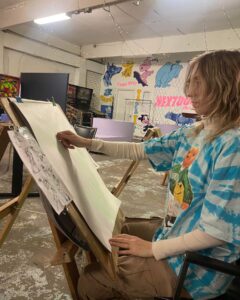 Jackie Droujko Instagram - I’ve been doing a lot of life drawing over the past year. It’s really cool to see steady improvement, and really nice to stick to a hobby. :) #figuredrawing #lifedrawing