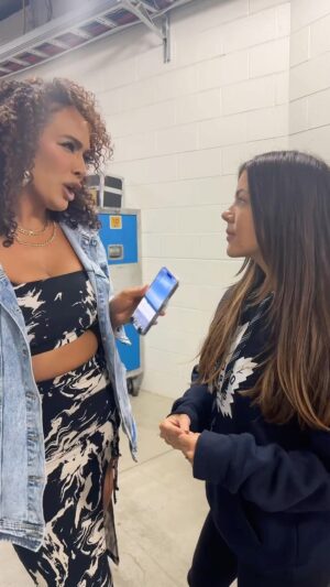 Jackie Redmond Instagram - I really thought I had her. 👯‍♀️

#wwe #wweraw #mondaynightraw
