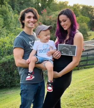 Jaclyn Glenn Instagram - SURPRISE!!! Our family is getting a lil bigger this December ♥️♥️ BABY FRANK # 2!!! So excited to finally share the good news we’ve known about for 6 months already! Time flies!! Video of us finding out live on the vlog channel now - link in bio 🍼