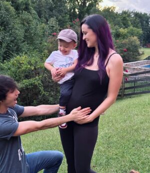 Jaclyn Glenn Instagram - SURPRISE!!! Our family is getting a lil bigger this December ♥️♥️ BABY FRANK # 2!!! So excited to finally share the good news we’ve known about for 6 months already! Time flies!! Video of us finding out live on the vlog channel now - link in bio 🍼