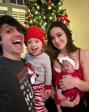 Jaclyn Glenn Instagram - First Christmas as a family of 4 ♥️🎄♥️