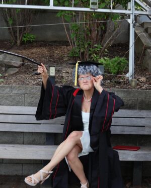 Jacqueline Scislowski Instagram - Oooweee man does college age ya…🤪🤪 well HELLO again!😁😉 Grandma Jax has officially graduated college!!🥳🫡
.
.
.
Swipe to see how it all began in 2020 when we were knee deep in covid era! (: