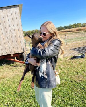 Jacqueline Scislowski Instagram - I think I need a farm. Scratch that I 100% am getting a farm! And having TRILLIONS of baby goats. Yup cool(: 😊🤘🏼