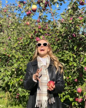 Jacqueline Scislowski Instagram - I think I need a farm. Scratch that I 100% am getting a farm! And having TRILLIONS of baby goats. Yup cool(: 😊🤘🏼